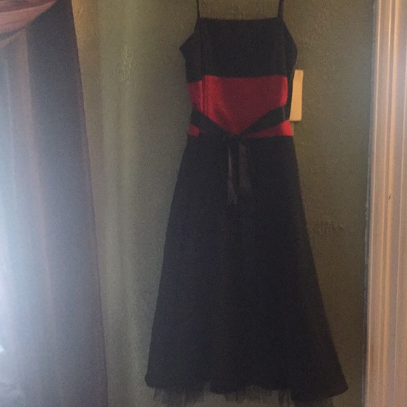 Dress size 7 - Picture 2 of 5